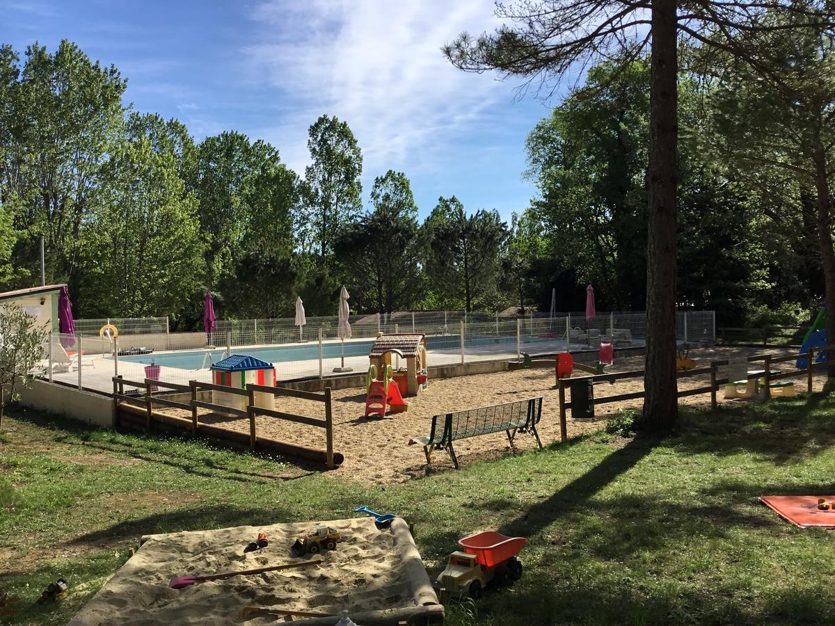 Camping De Graniers Monoblet Exterior photo