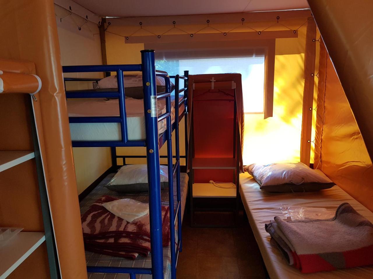 Camping De Graniers Monoblet Exterior photo