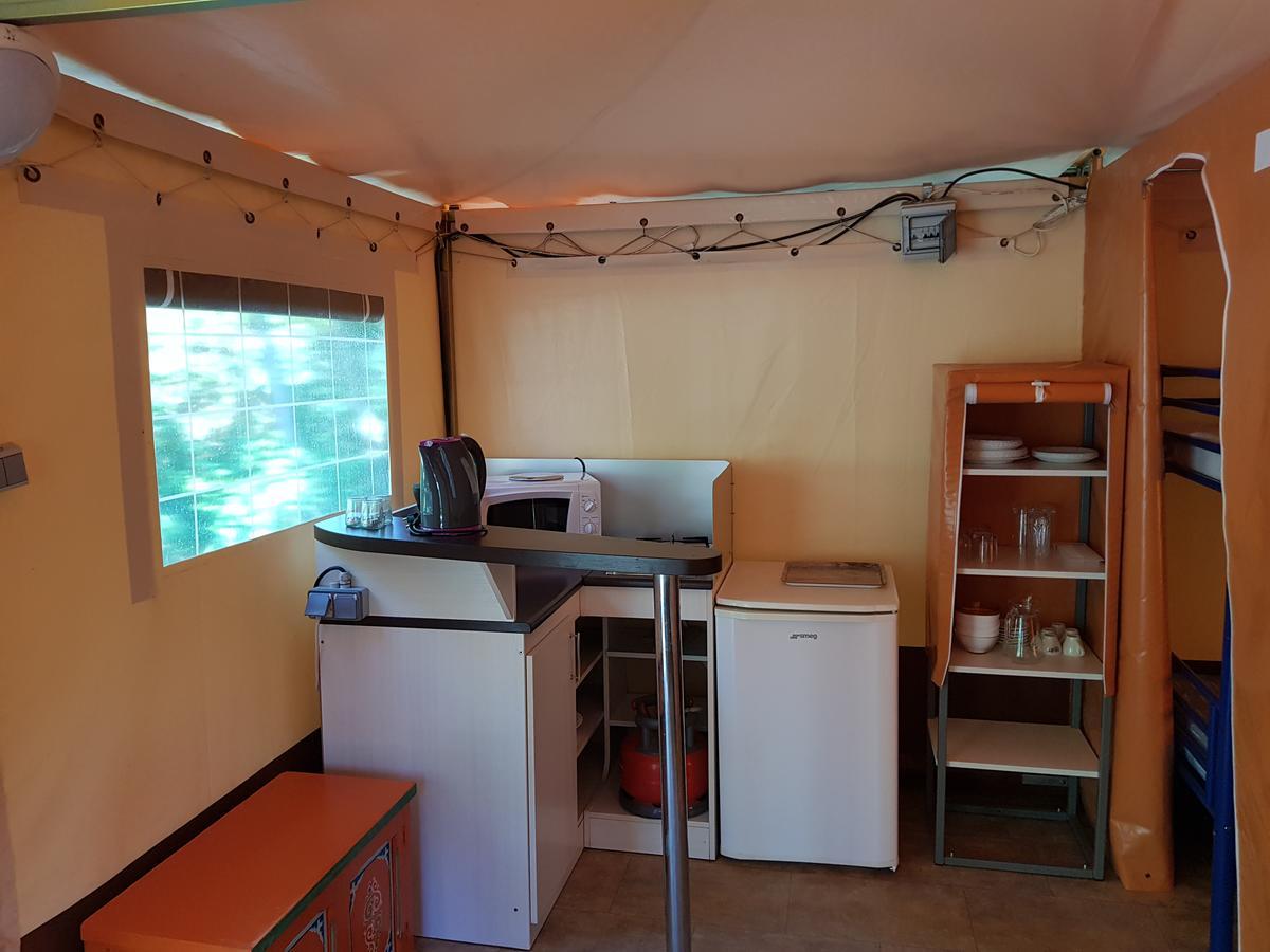 Camping De Graniers Monoblet Exterior photo